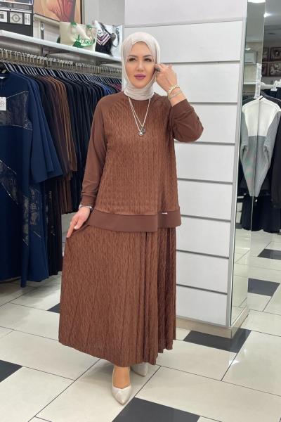 Burumcuk eteklı takım Kahverengi