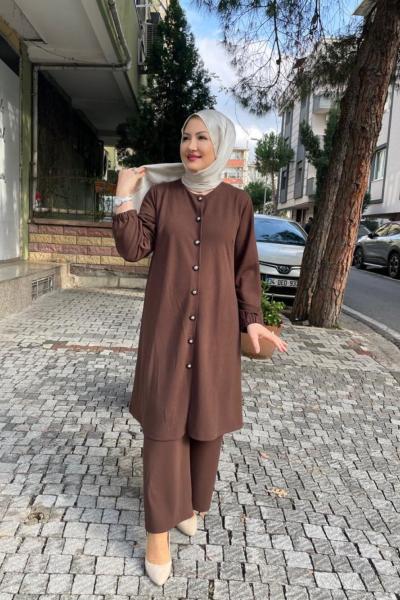 Dügme detaylı pantolun takım Kahverengi