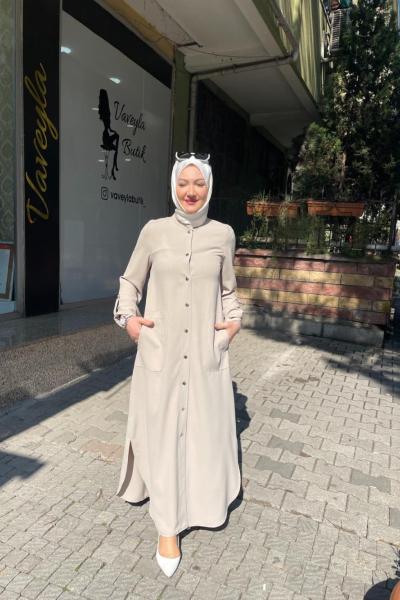 Dügmeli büyük cepli ferace Bej