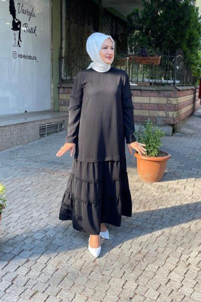 Etek ucu ve koları fır fırlı elbıse Siyah