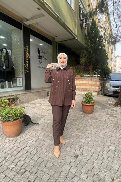 Havuç paça  çizgili kapitone pantolonlu takım Kahverengi