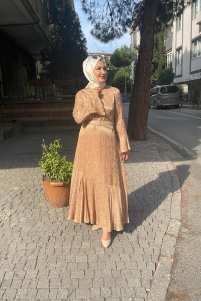 Jakarlı etegi volonlu elbise Bej