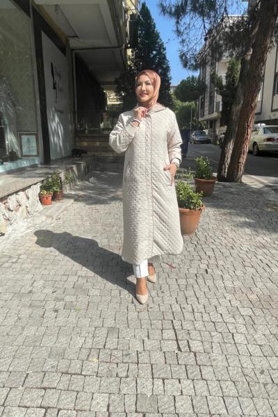 Kapşonlu kol ucu ribanalı kapıtone mont Bej