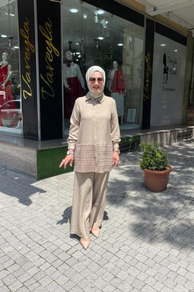 Keten kumaş etek kısmı dantellı pantolonlu takım Bej