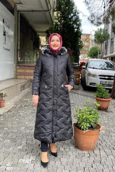 Koları kemerlı kapşonu kürk detaylı mont Anadolu Siyahı