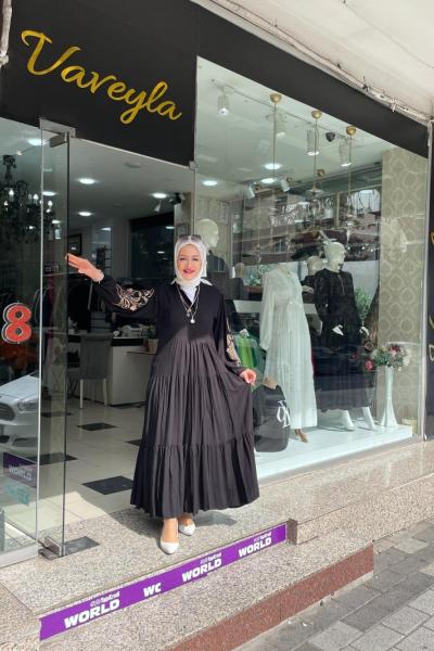 Kolları işlemeli elbıse Siyah