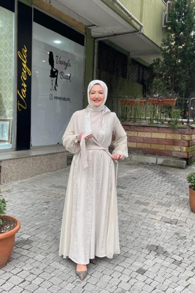Kolları yakası payet detaylı abaya Bej