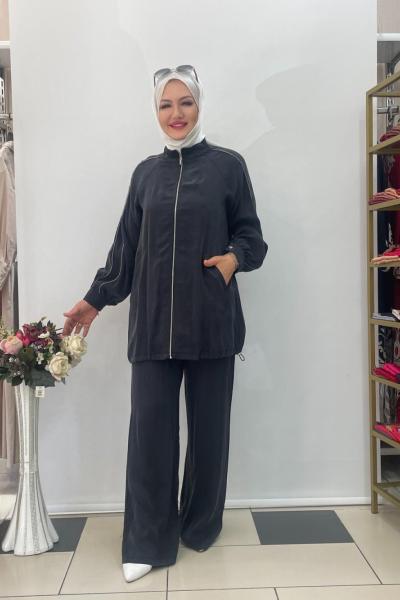 Kollarında ince taş detaylı pantolonlu takım Siyah