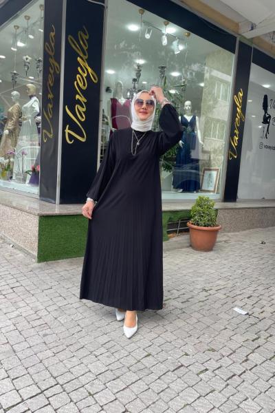 Komple pılıseli balon kol elbise Siyah