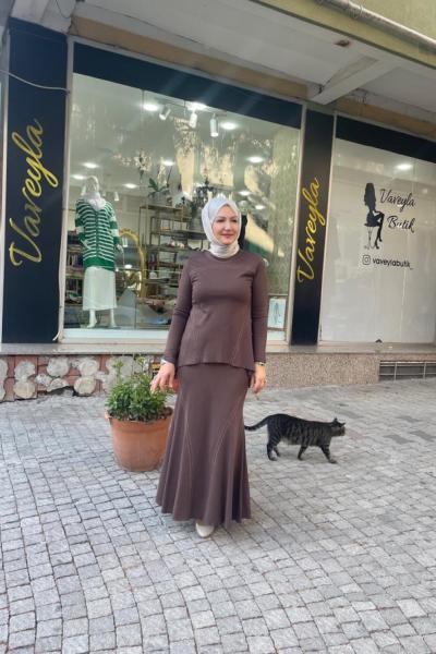 Kontras dikiş özellikli balık etekli çelik takım Kahverengi