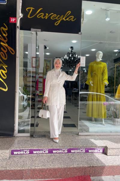 Nakış detaylı pantolonlu takım Beyaz