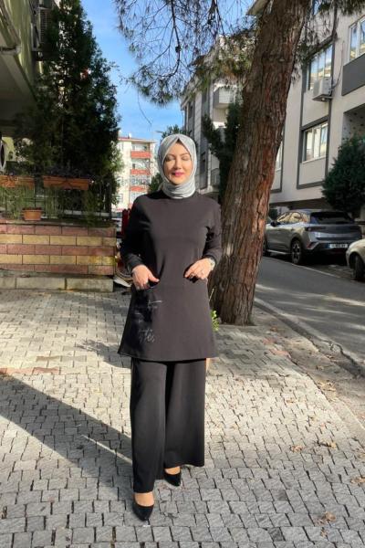 Önden büyük ceplı kapaklı pantolonlu takım Siyah