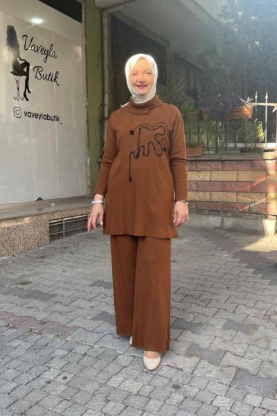 Önü lase işlemeli triko pantolonlu takım Kahverengi