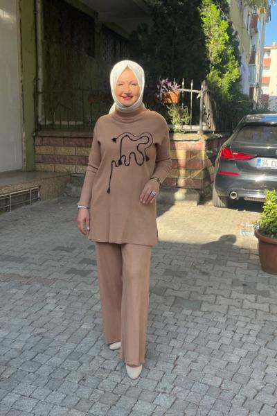 Önü lase işlemeli triko pantolonlu takım Bej