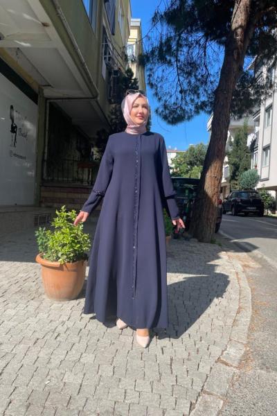 Önü ve kollari sıralı taşlı ferace Lacivert