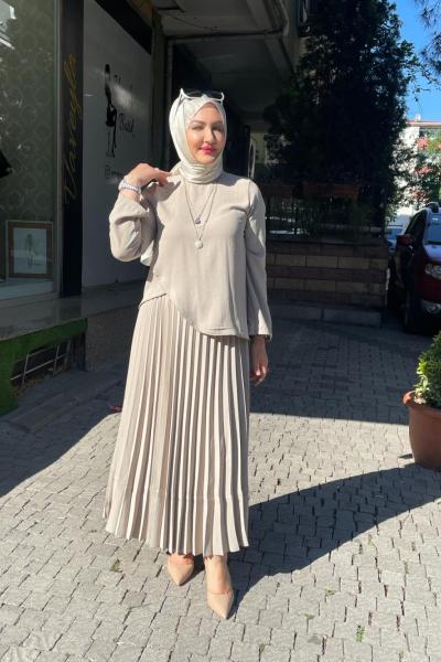 Piliseli eteklı takım Taş Rengi