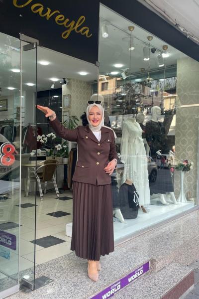 Piliseli eteklı ceketli takım Kahverengi