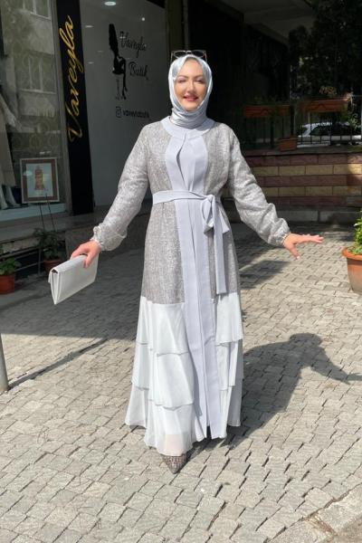 Pullu etegı kat kat abaya Gri