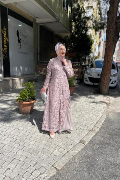 Simlı sakallı kumaş tüy detaylı ferace Pudra