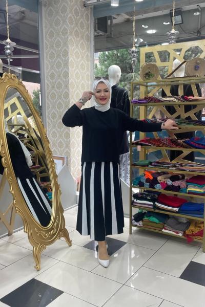 Siyah beyaz etekli takım Siyah