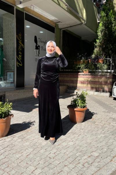 Tunigi yandan drapeli taş detayli kadife etekli takım Anadolu Siyahı