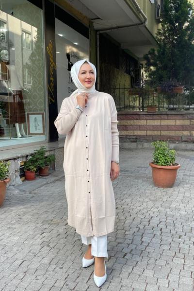 Uzun önden dügmeli hırka Bej