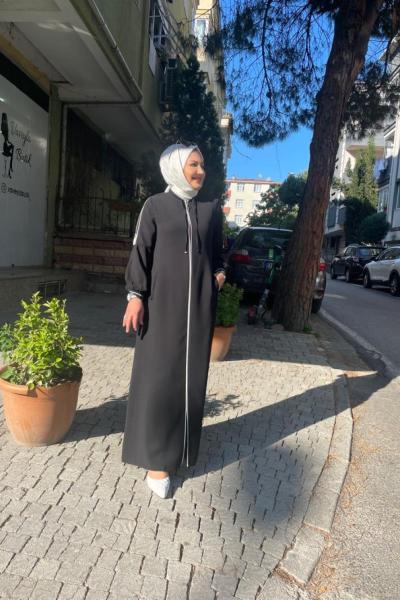 Yakası bagcıklı kolları apoletli ferace Anadolu Siyahı