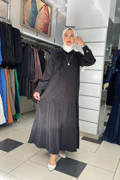 Yakası boncuk işlemeli elbise Siyah