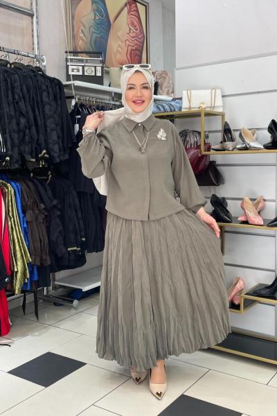 Yakası igleni etekli takım Yeşil