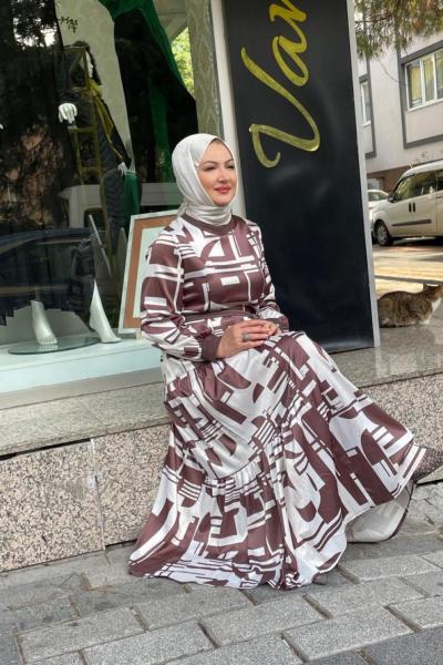 Yakası ve kolları çelik garni desenlı elbıse Kahverengi