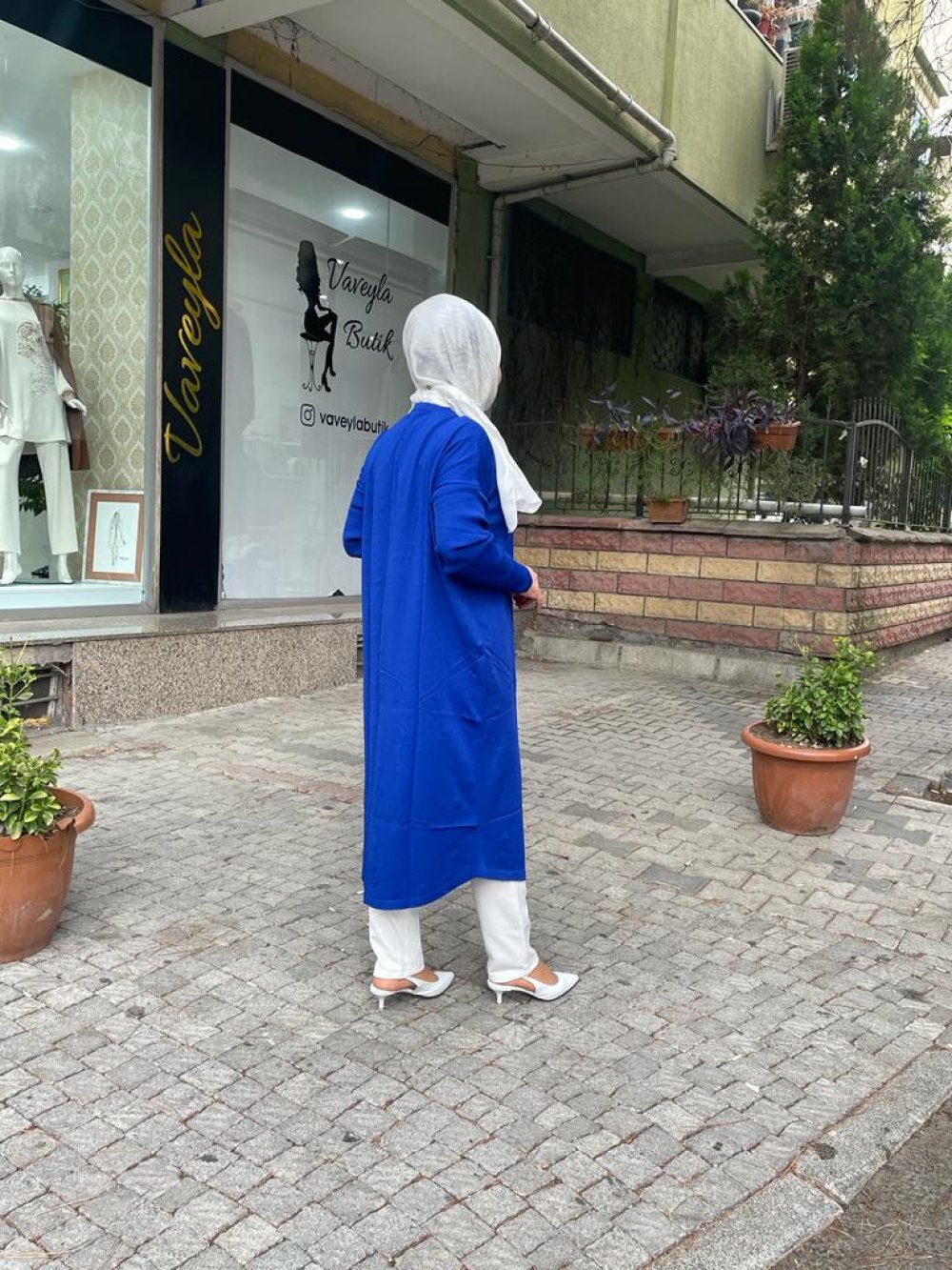 Uzun önden dügmeli hırka Saks Mavisi Modelleri En Uygun Fiyatlarla